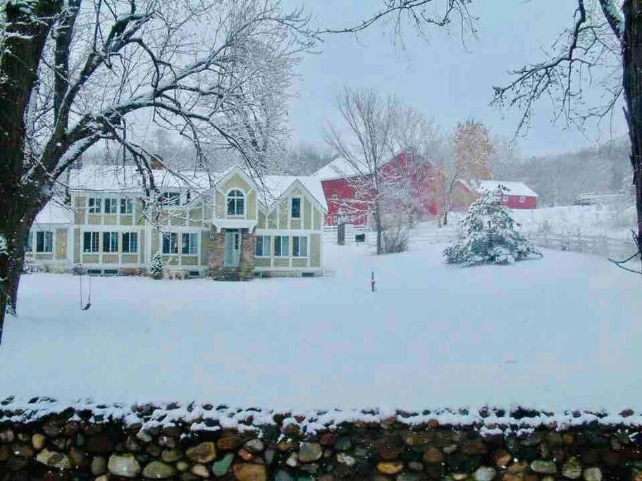 Corn Crib Cottage Barn And Villa At Hope Glen Farm Cottage Grove 外观 照片
