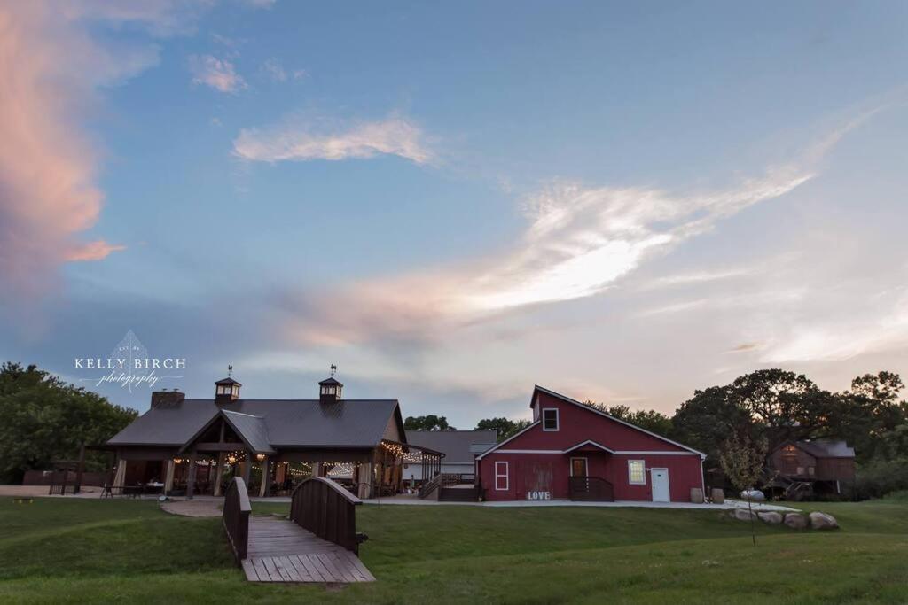 Corn Crib Cottage Barn And Villa At Hope Glen Farm Cottage Grove 外观 照片