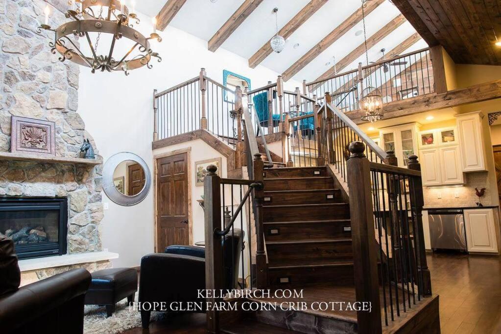 Corn Crib Cottage Barn And Villa At Hope Glen Farm Cottage Grove 外观 照片
